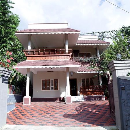 Ferndale Homestay Thekkady Exteriör bild